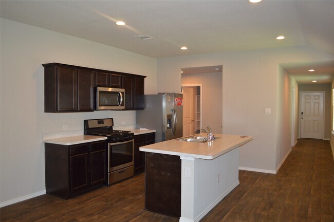 Building Photo - 16817 Lonely Pines Dr