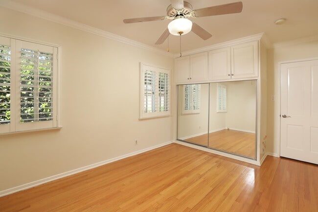 Building Photo - 605 Brightside Ln