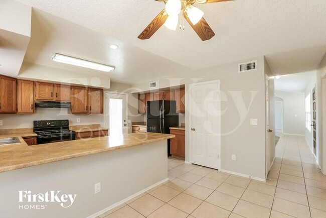 Building Photo - 5351 W Onyx Ave