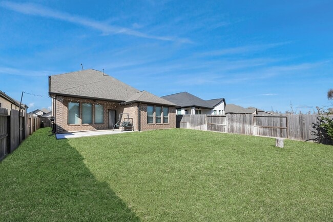 Building Photo - 1930 Waters Branch Dr