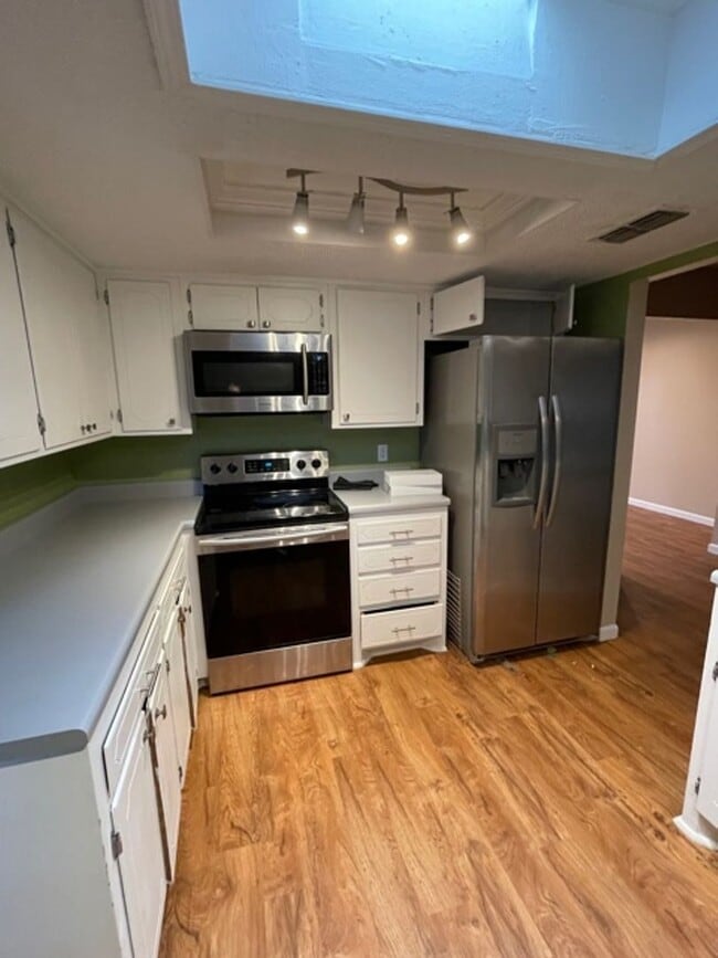 Building Photo - Cozy and Comfy 3 Bed! Mesa/Zia School Dist...