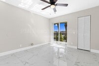 Building Photo - 712 Meadows Cir