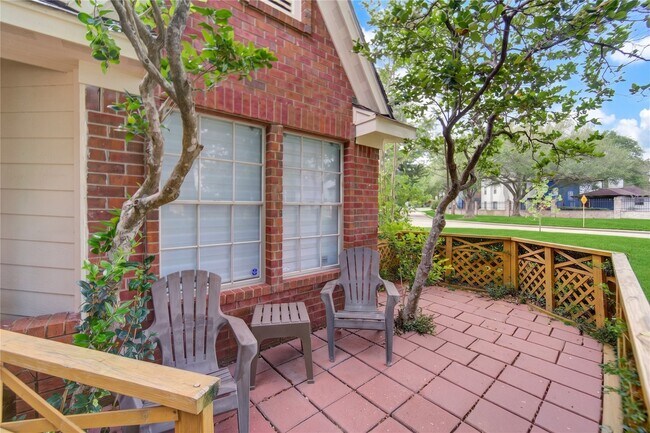 Building Photo - 902 Mesa Terrace Dr