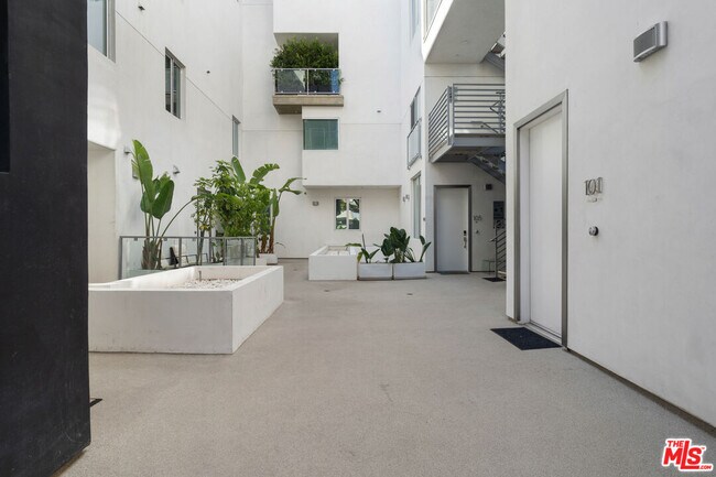 Building Photo - 507 Orlando Ave