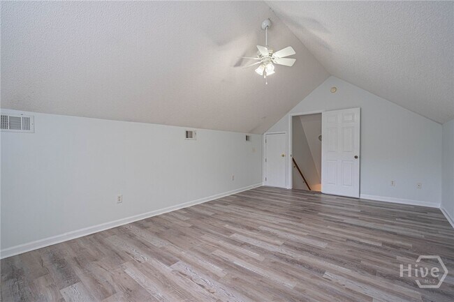 Building Photo - 114 Laurens Ln