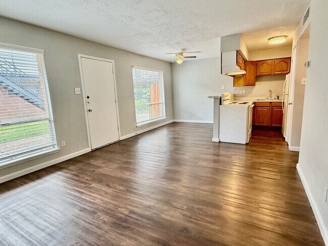 Building Photo - 936 Heights Blvd