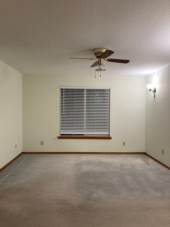 Building Photo - Single level Home in Newberg