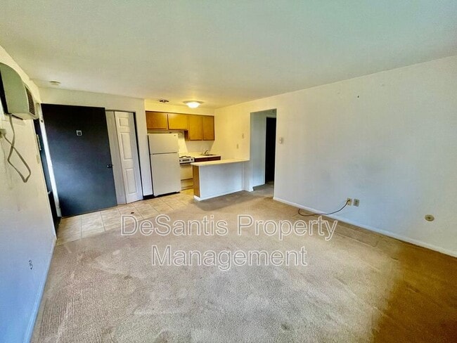 Building Photo - 405 Lunar Ln