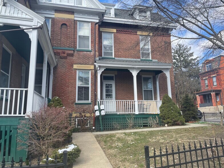 Primary Photo - 3141 Bishop St
