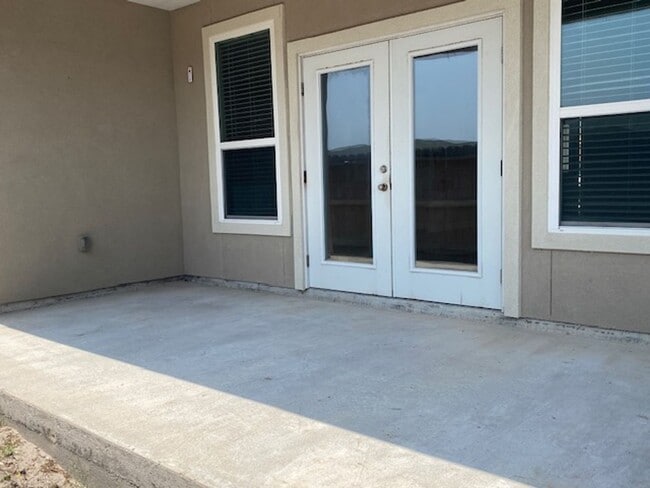 Building Photo - DCR642