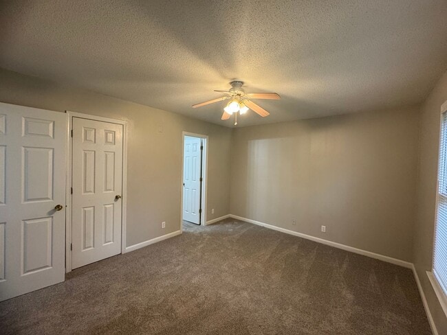 Building Photo - Single Family Home in Clarksville