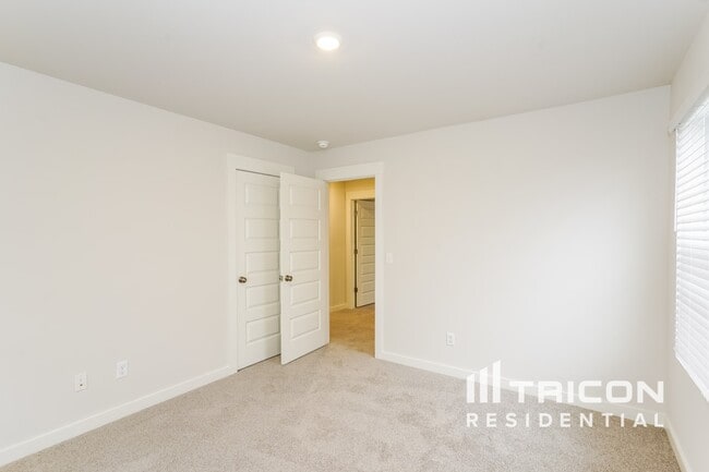 Building Photo - 6406 Lake Run Ct