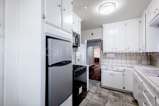 Building Photo - 2 Bedroom/1 Bath Home - $1795 Per Month!