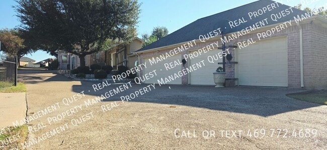 Building Photo - 2522 Waterstone Dr