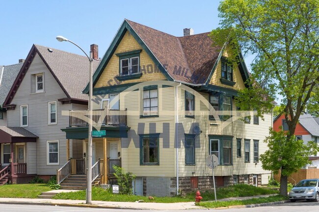Building Photo - 2800 N Holton St