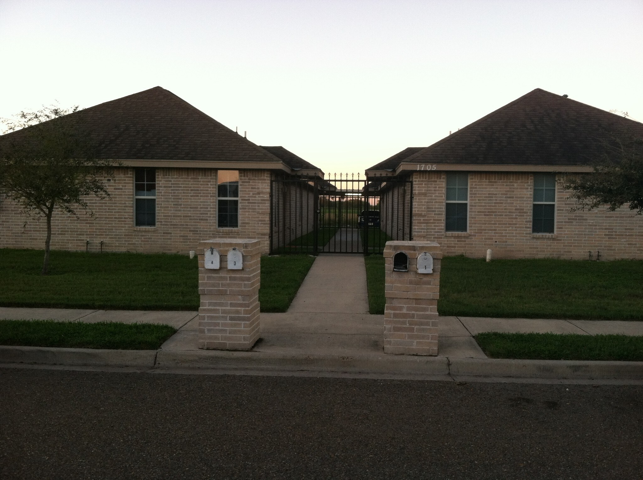 Front view of apartment - 1705 W Portales Dr