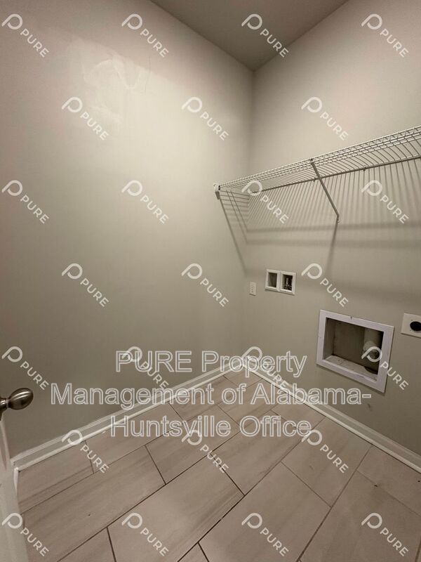 Building Photo - 14170 Lannister Ln