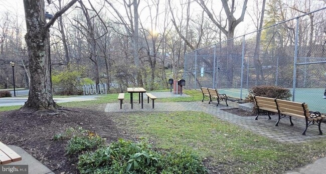 Building Photo - 10301 Montrose Ave