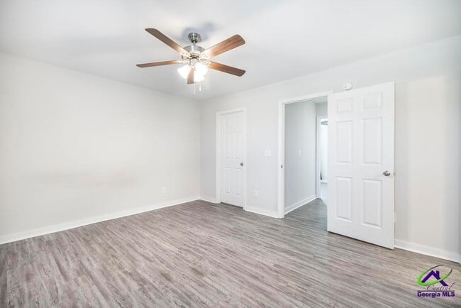 Building Photo - 101 Shasta Dr