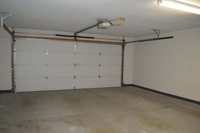 Building Photo - 808 Shakertown Way