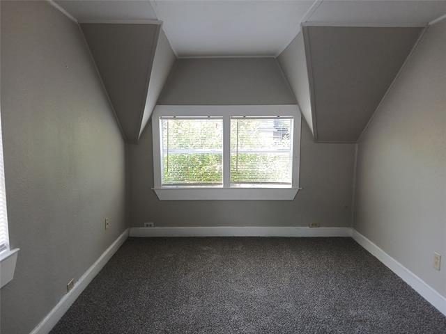 Building Photo - 319 W Clarendon Dr