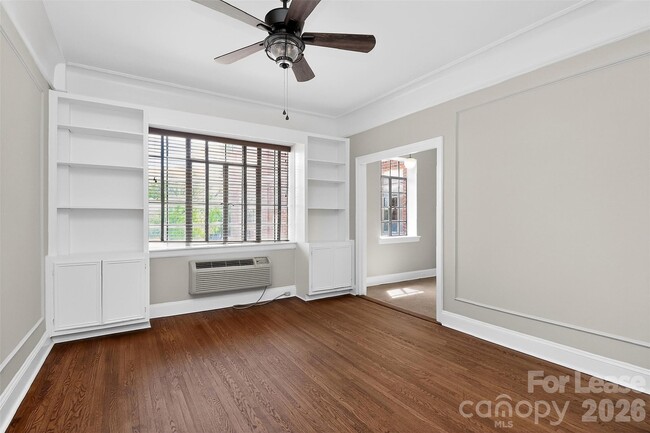 Building Photo - 301 W 10th St