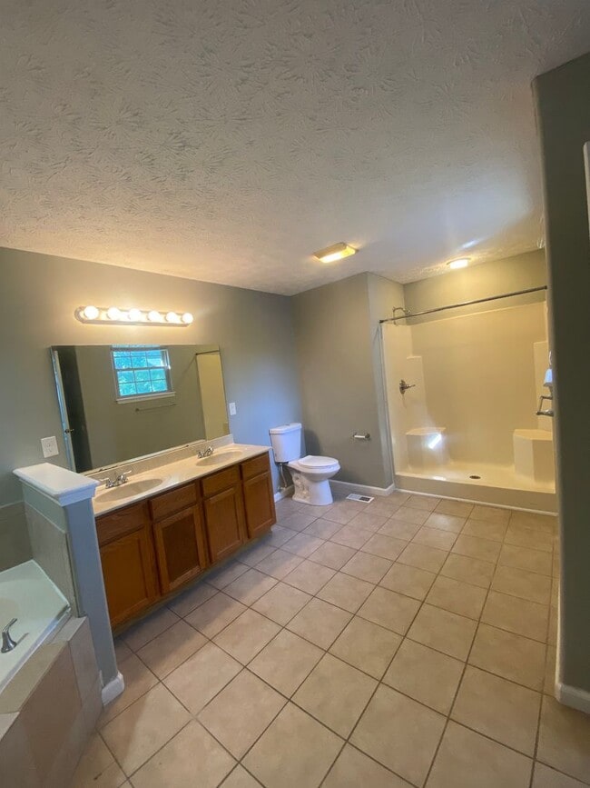 Building Photo - South Lafayette Modern and Spacious 4 Bed/...