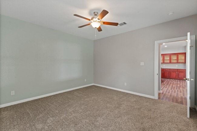 Building Photo - 1253 E Jessamine St