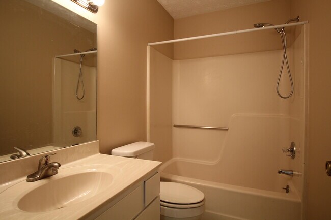Building Photo - 316 Squires Rd