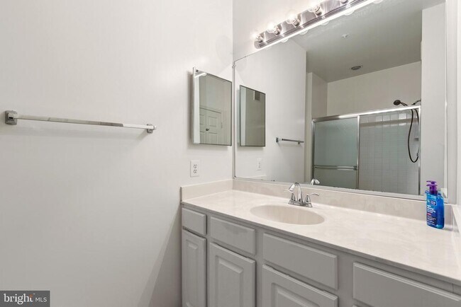 Building Photo - 4131 Fountainside Ln