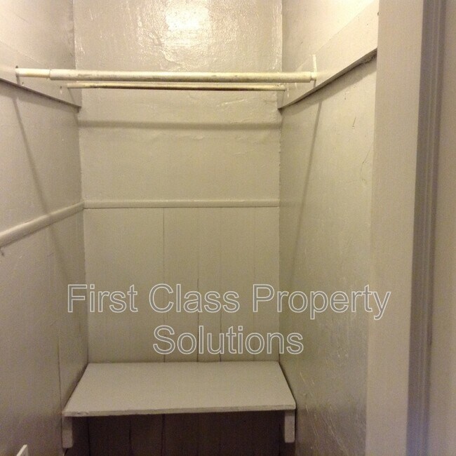 Building Photo - 121 NW 29th St