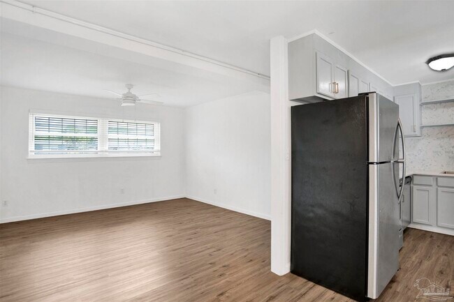 Building Photo - 51 Adkinson Dr