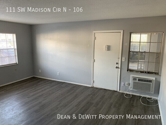 Building Photo - 111 SW Madison Cir N