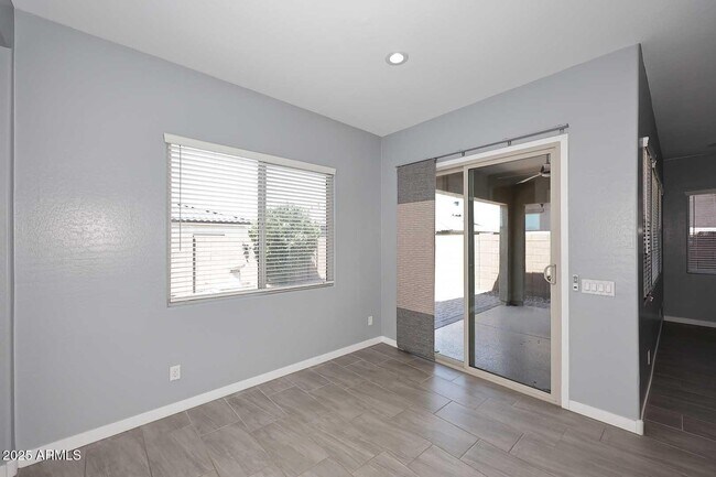 Building Photo - 2516 E King Bird Dr