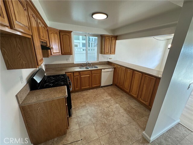 Building Photo - 5116 Seashore Dr
