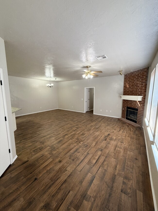 Building Photo - 1929 Lariat Cir