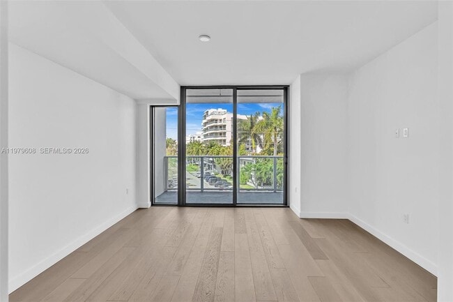 Building Photo - 9201 E Bay Harbor Dr