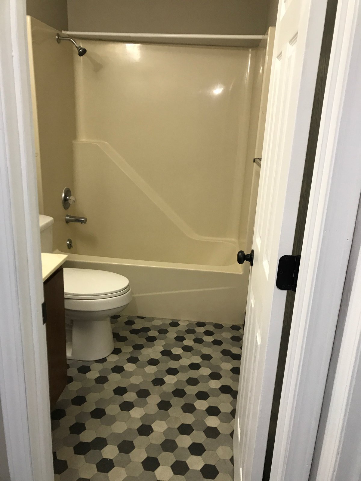 BATHROOM - 4310 N 31st St
