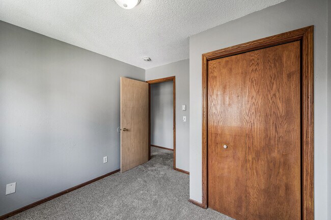 Building Photo - 306 N 23rd Ave