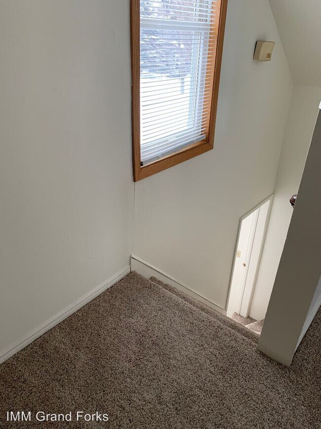 Building Photo - 524 N 7th St