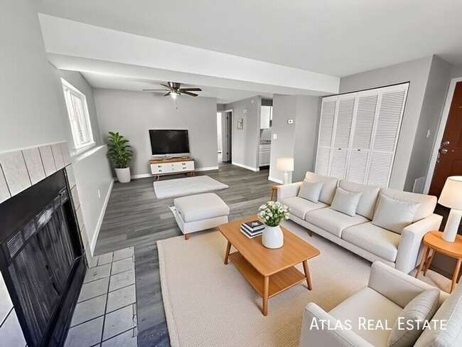 Building Photo - 1825 Zebulon Dr