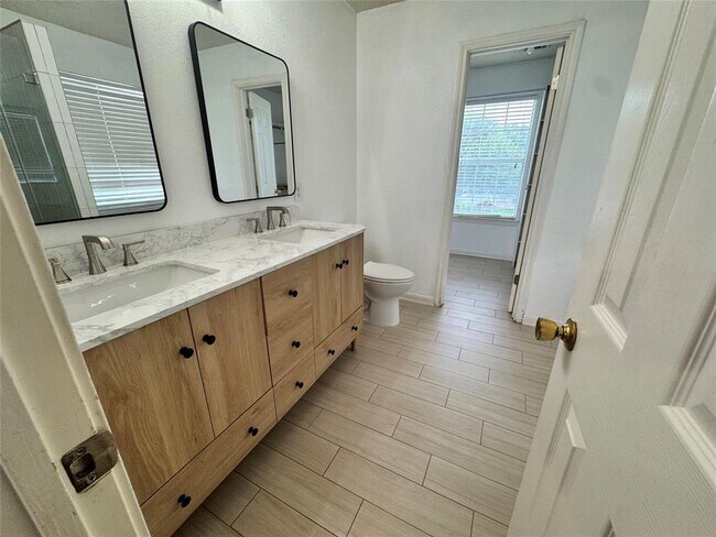 Building Photo - 1616 War Horse Ln
