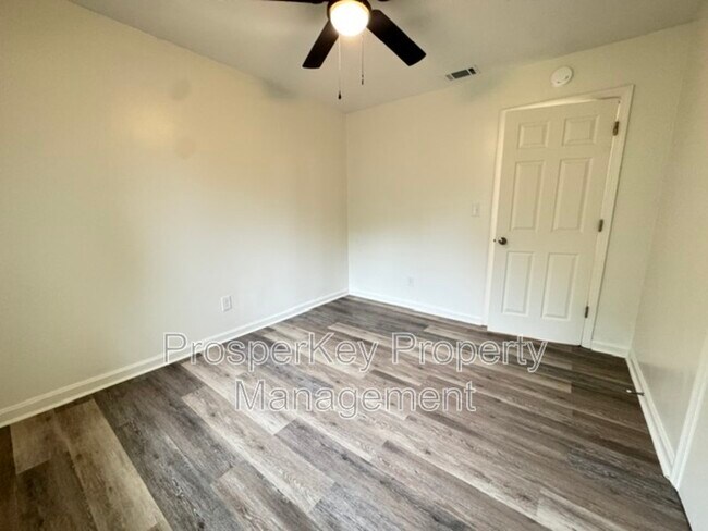 Building Photo - 1526 Barcelona Dr