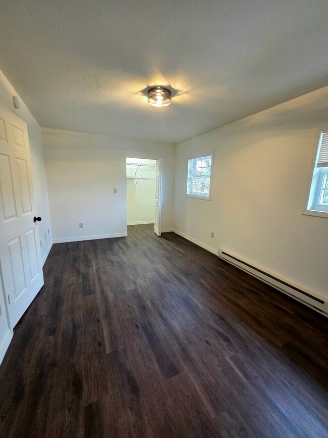 Building Photo - 10819 Washington Ct