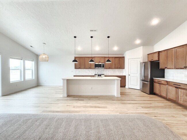Primary Photo - Newer Caldwell Home