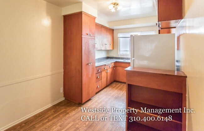 Building Photo - 808 6th St