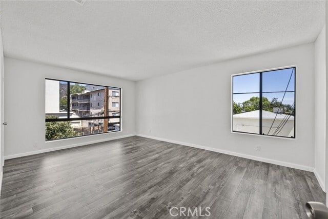 Building Photo - 520 E Elmwood Ave