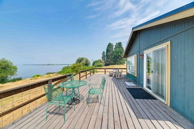 Building Photo - 37458 Modoc Point Rd