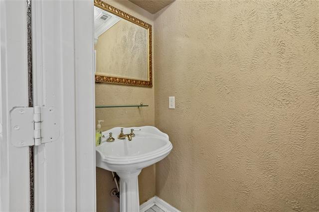 Building Photo - 3321 Heather Hill Dr