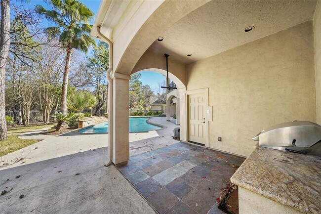Building Photo - 30 N Palmiera Cir